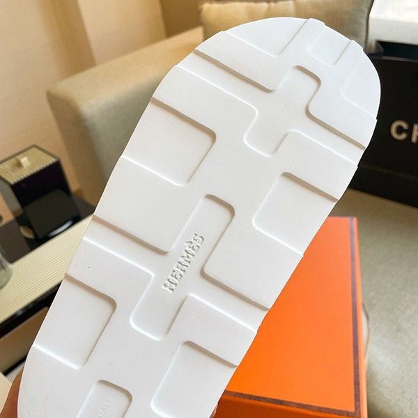夏のお出かけに♪テクノ サンダル 偽物【エルメス】Enid Sandal H221033Z90380品質保証
